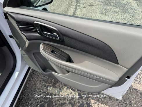 Used 2016 Chevrolet Malibu LT FWD image 12