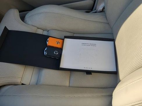 Certified 2023 Volvo XC90 T8 Ultimate image 12