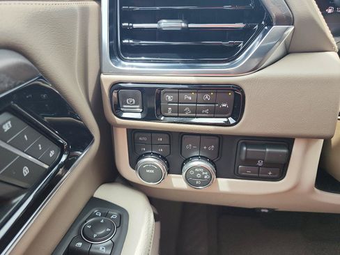 Used 2026 GMC Yukon Denali w/ Advanced Technology Package AWD/4WD image 22