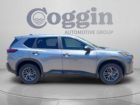 Used 2021 Nissan Rogue S FWD image 6
