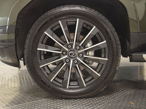 Used 2024 Lexus GX 550 w/ Accessory Package (Z1) image 13