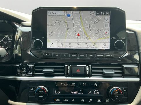 Used 2025 Nissan Pathfinder SL AWD/4WD image 17