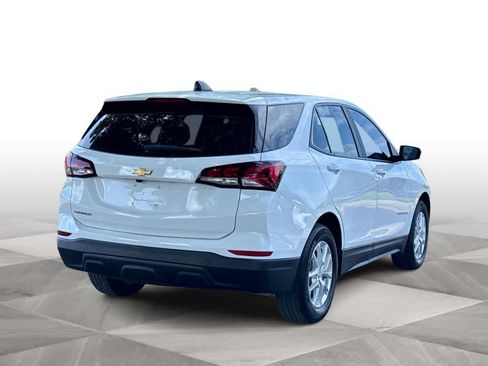 Used 2022 Chevrolet Equinox LS FWD image 8