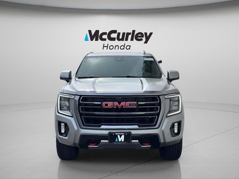 Used 2024 GMC Yukon XL AT4 w/ Technology Package AWD/4WD image 9