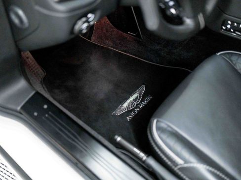 Used 2016 Aston Martin Vanquish Coupe image 37