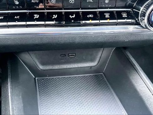 Used 2025 Chevrolet Equinox LT w/ Convenience Package II AWD/4WD image 15
