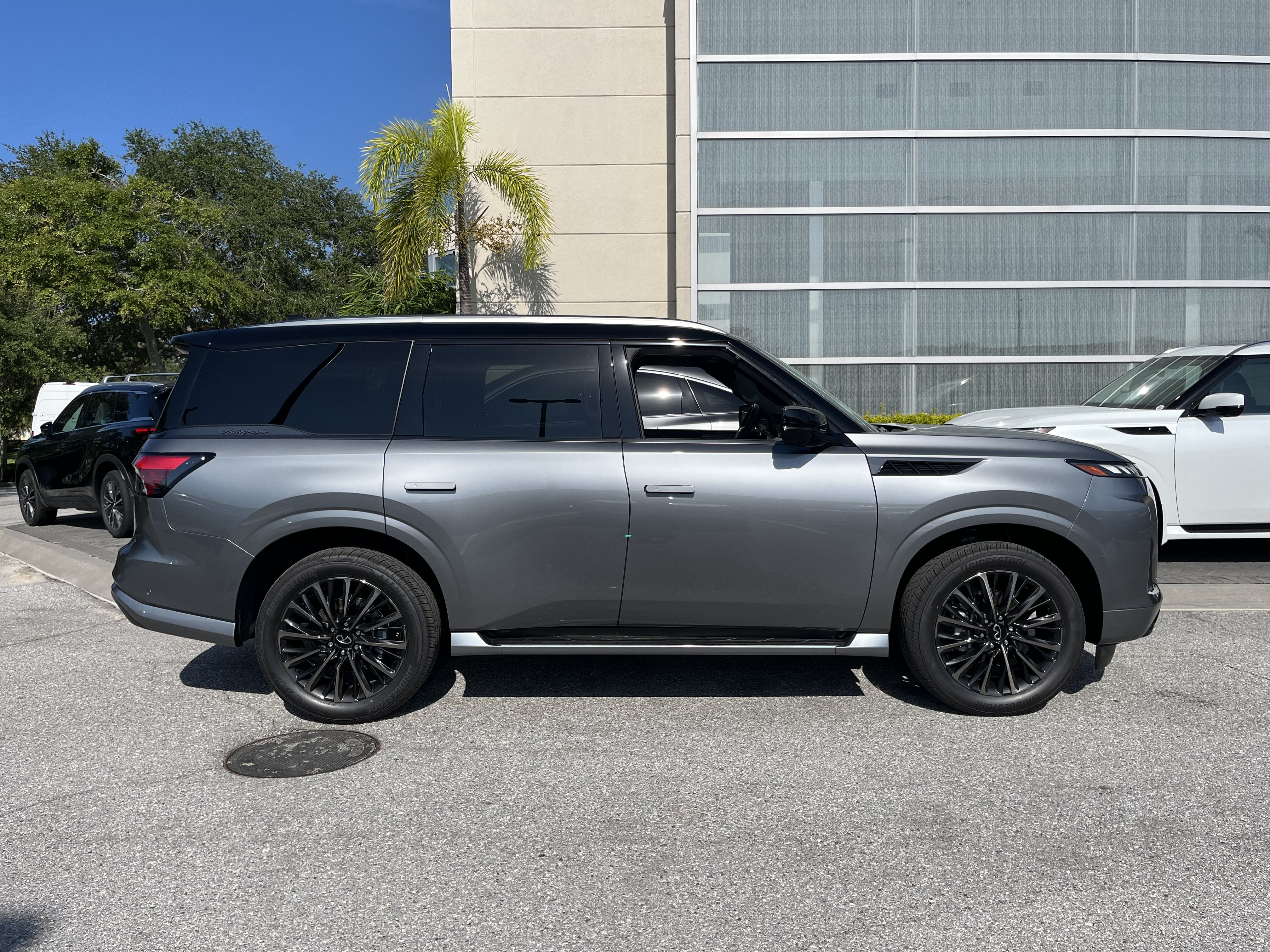 New 2027 INFINITI QX80 Autograph w/ Premium Cargo Package AWD/4WD image 6
