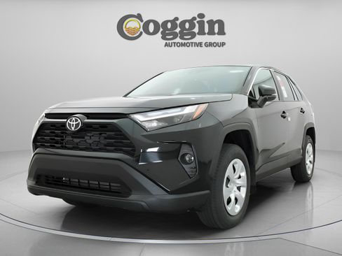 Certified 2025 Toyota RAV4 LE image 32