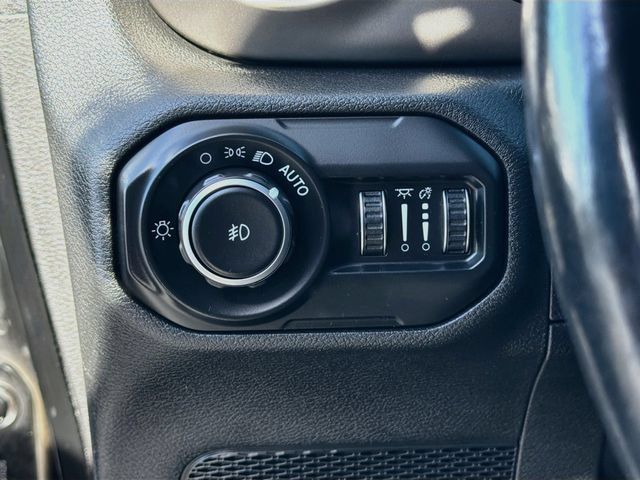 Used 2021 Jeep Wrangler Unlimited Sport AWD/4WD image 10