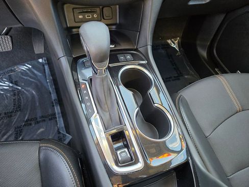 Used 2023 Chevrolet Equinox Premier AWD/4WD image 21