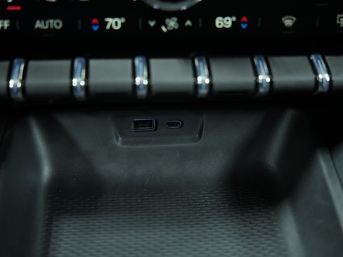 New 2026 GMC Terrain AT4 w/ Convenience Package III image 39