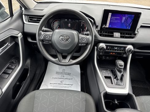 Used 2024 Toyota RAV4 XLE FWD image 15