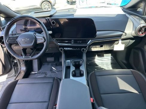 New 2026 Chevrolet Equinox EV RS image 5