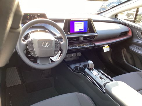 New 2026 Toyota Prius Plug-In Hybrid FWD image 4