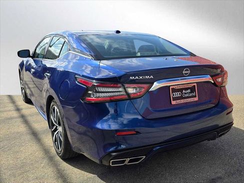 Used 2023 Nissan Maxima SV w/ Floor Mat Group FWD image 5