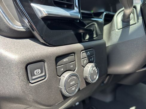 Used 2026 Chevrolet Silverado 1500 LT AWD/4WD image 15