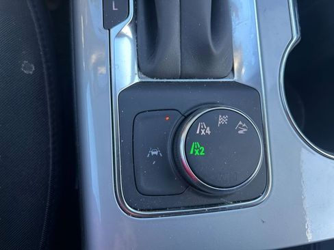 Used 2025 Chevrolet Blazer LT image 27