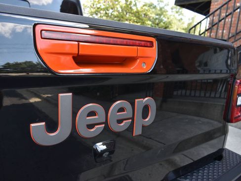 Used 2020 Jeep Gladiator Mojave AWD/4WD image 33