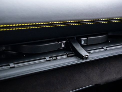 Used 2020 Porsche 718 Cayman GT4 image 33