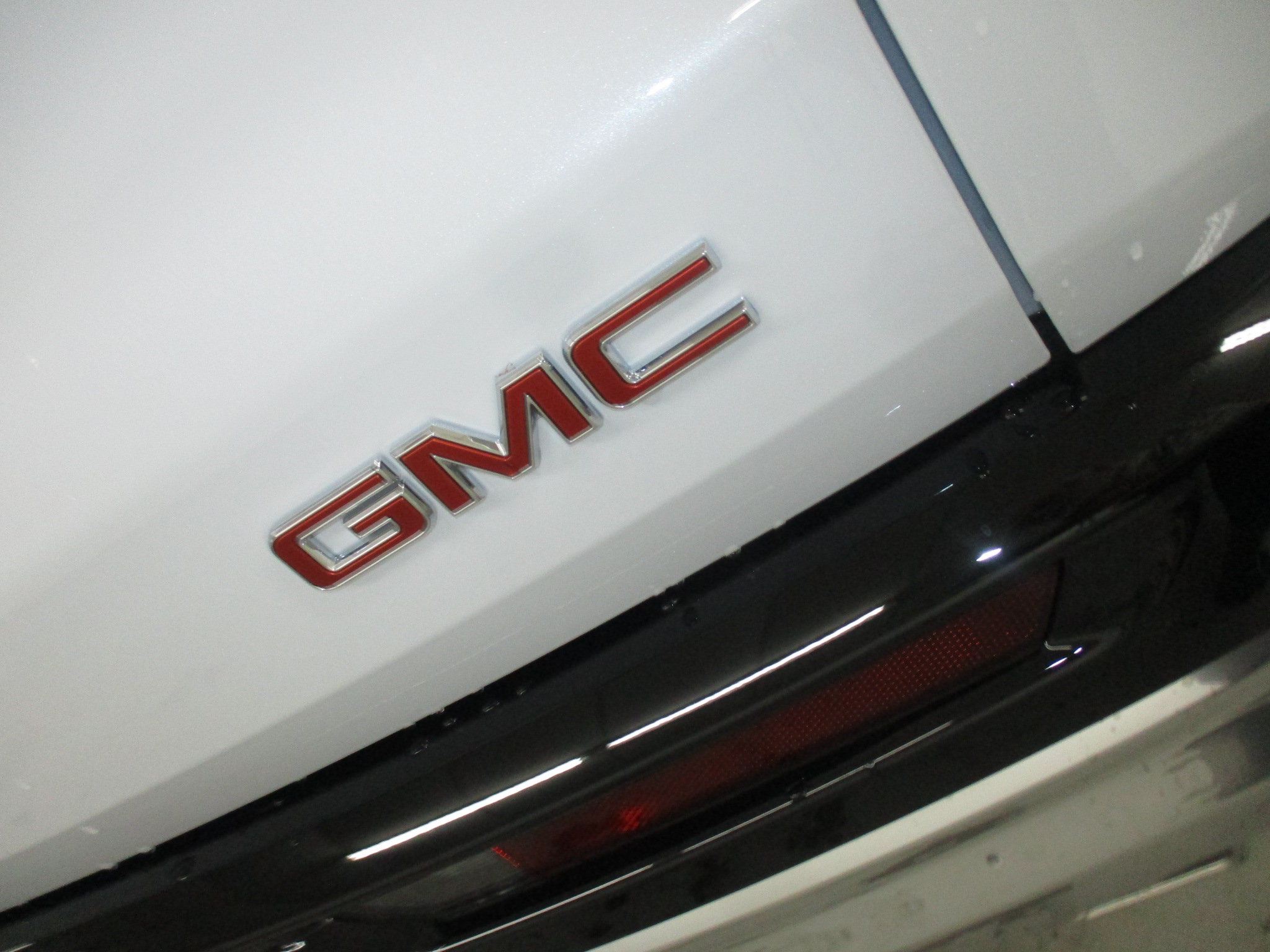 New 2026 GMC Acadia Denali w/ Super Cruise Package AWD/4WD image 12