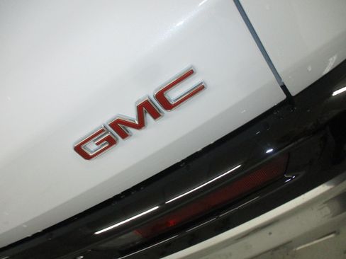 New 2026 GMC Acadia Denali w/ Super Cruise Package AWD/4WD image 12