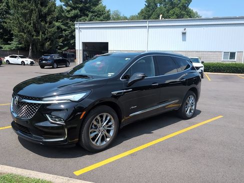 Used 2023 Buick Enclave Avenir w/ Avenir Technology Package AWD/4WD image 12