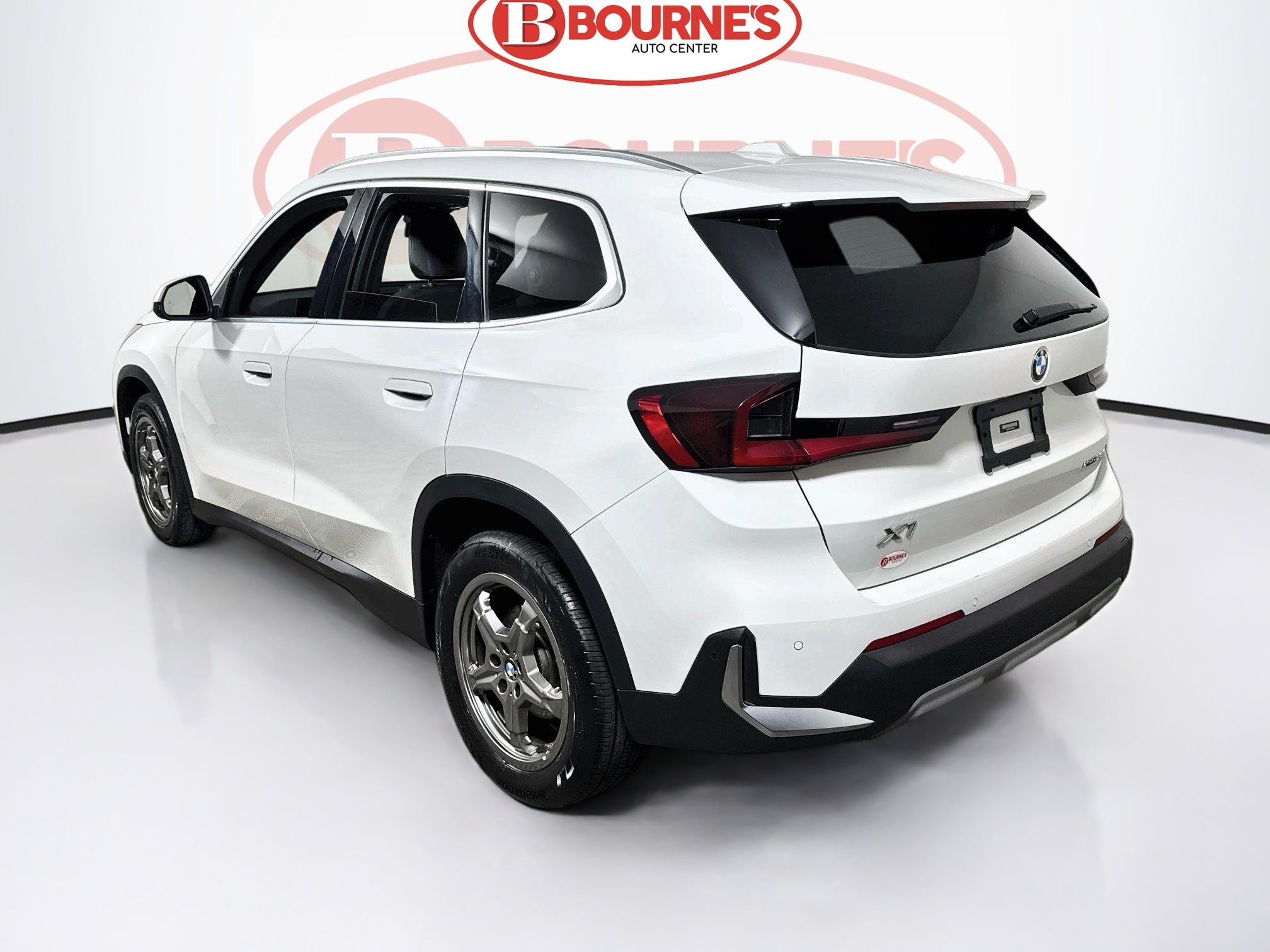 Used 2023 BMW X1 xDrive28i AWD/4WD image 9