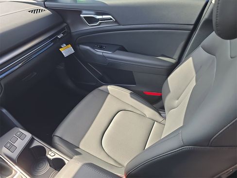 New 2026 Kia Sportage EX image 16