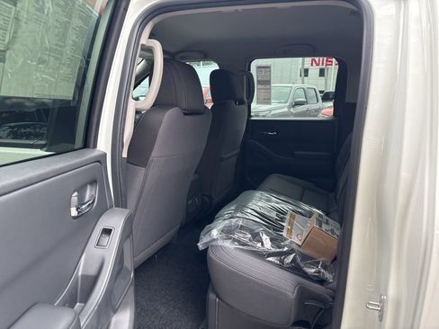 New 2025 Nissan Frontier SV w/ SV Convenience Package image 16