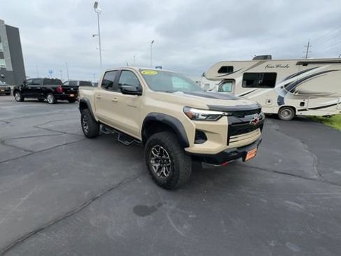 Used 2024 Chevrolet Colorado ZR2 w/ Technology Package AWD/4WD image 2
