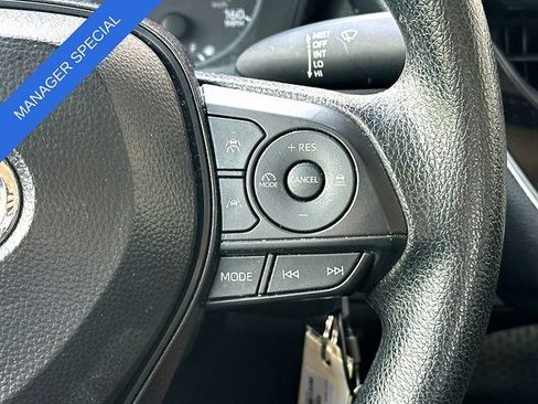 Used 2025 Toyota Corolla LE FWD image 22