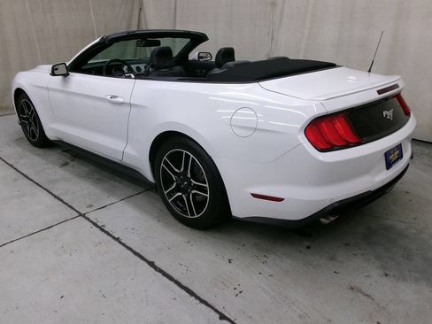 Used 2018 Ford Mustang Premium RWD image 7