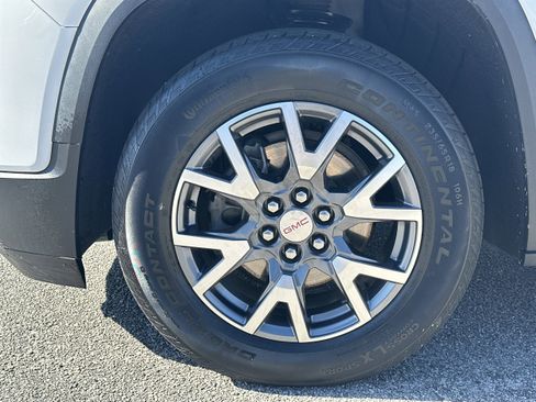 Used 2023 GMC Acadia SLT image 11