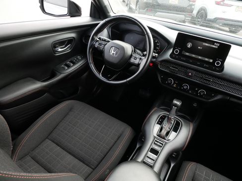 Used 2025 Honda HR-V Sport image 9