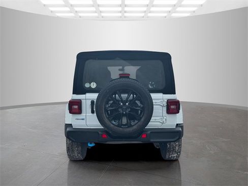 Certified 2022 Jeep Wrangler Unlimited Sahara w/ Cold Weather Group image 6