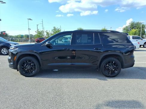 Used 2024 Chevrolet Traverse LT w/ Enhanced Driving Package AWD/4WD image 8
