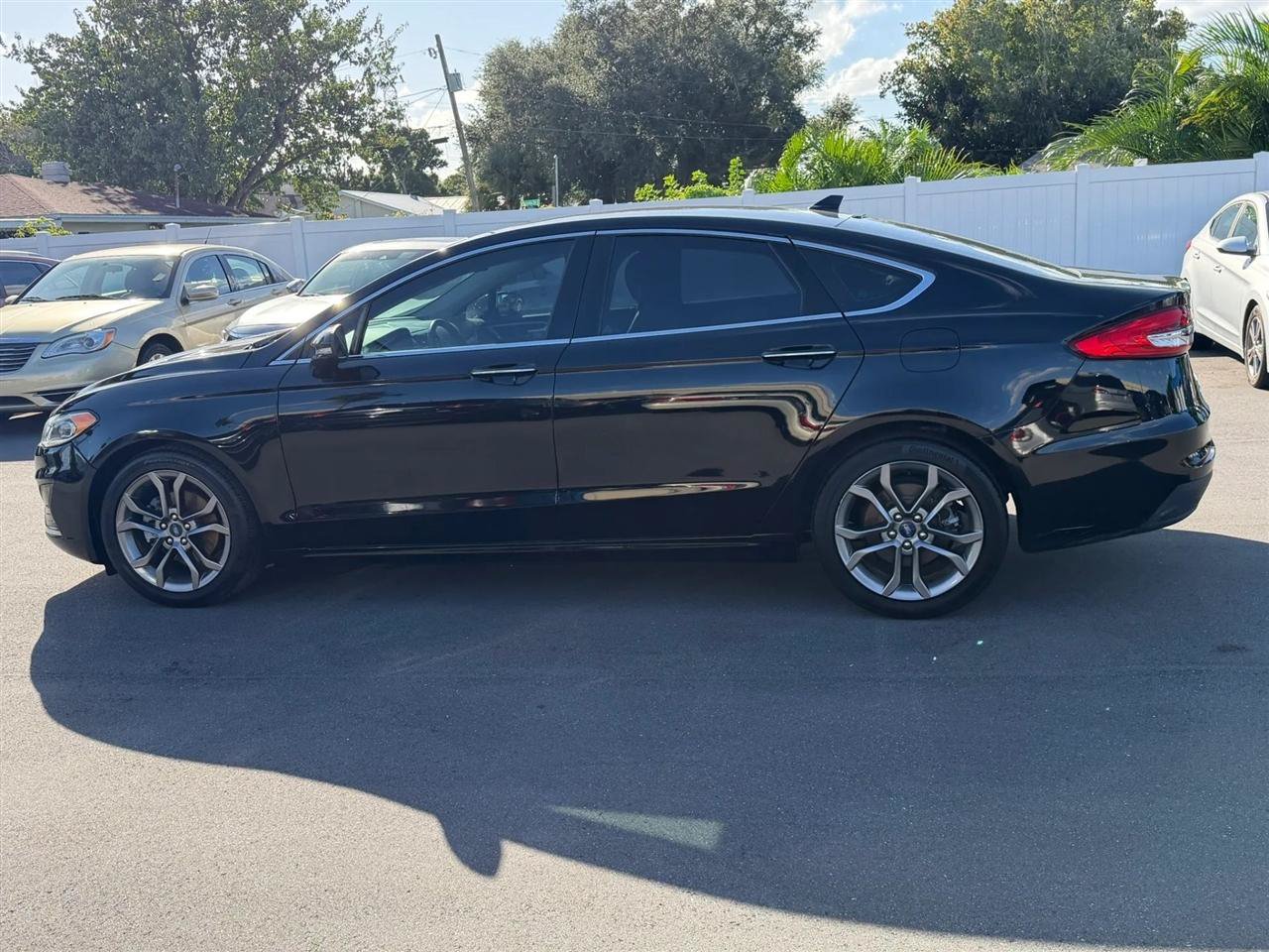 Used 2019 Ford Fusion SEL FWD image 13