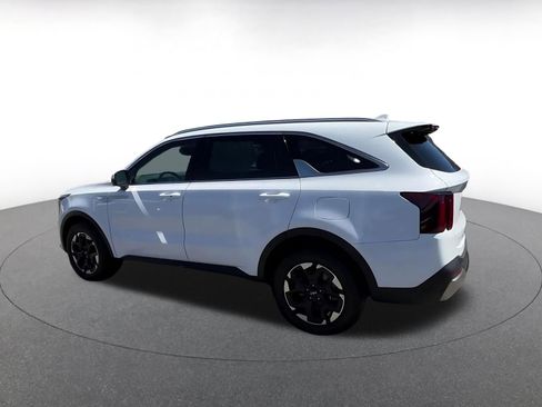 Used 2024 Kia Sorento S image 10