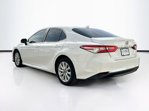 Used 2019 Toyota Camry LE image 5