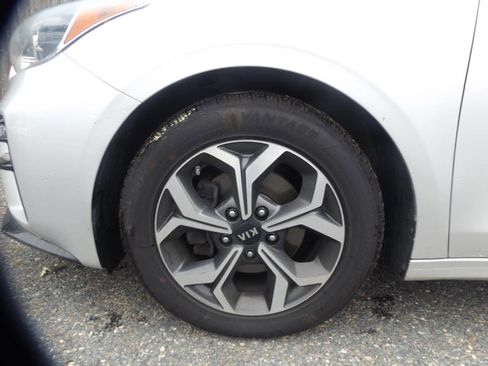 Used 2019 Kia Forte LXS FWD image 19