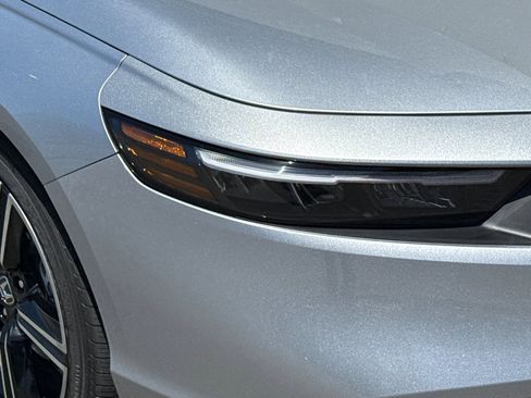 Used 2025 Honda Accord Sport image 11