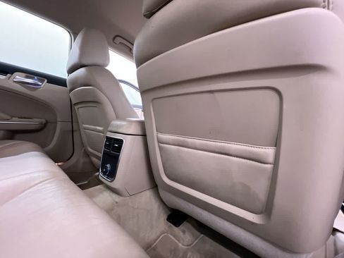 Used 2013 Chrysler 300 RWD image 36