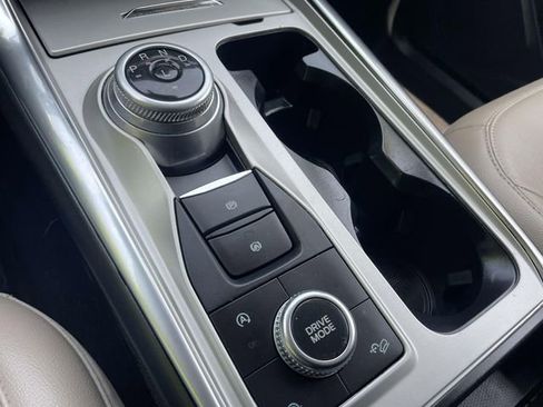 Used 2022 Ford Explorer Limited image 28