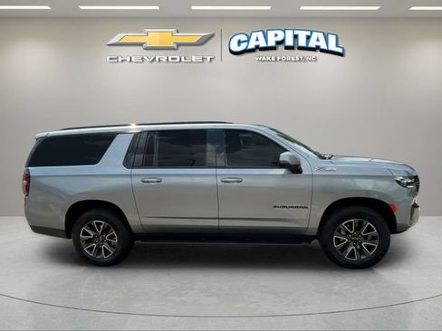 Used 2023 Chevrolet Suburban Z71 w/ Luxury Package AWD/4WD image 6