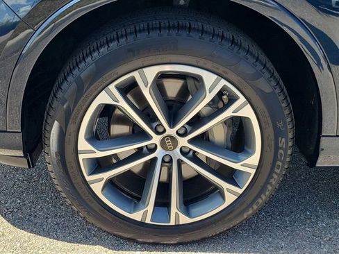 Certified 2025 Audi Q7 2.0T Premium Plus w/ Premium Plus Package image 9