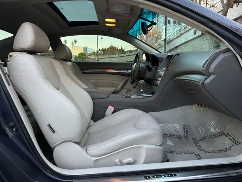 Used 2011 INFINITI G37 Journey w/ Premium Pkg image 23