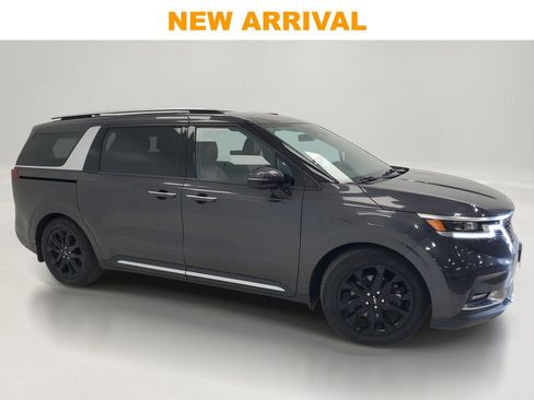 Used 2022 Kia Carnival SX Prestige image 1