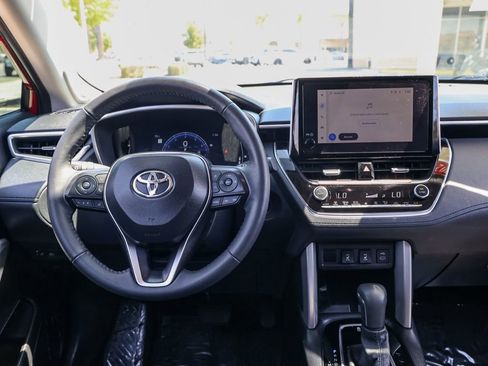 Used 2024 Toyota Corolla Cross XLE w/ Convenience Package FWD image 23
