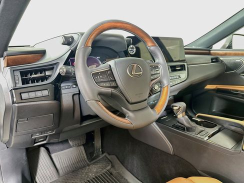 Certified 2025 Lexus ES 350 w/ Luxury Package FWD image 9