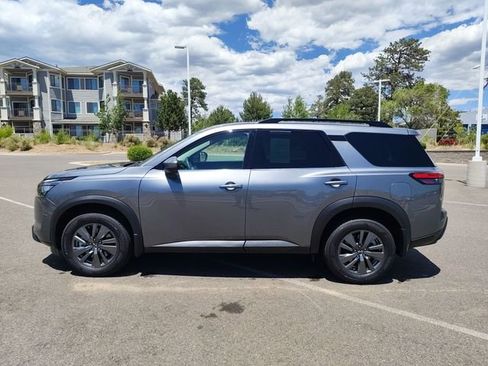 Used 2025 Nissan Pathfinder SV w/ Black Appearance Package AWD/4WD image 6